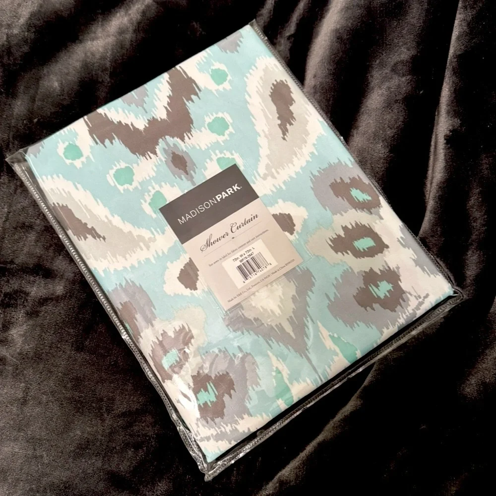 NWT - MADISON PARK - Shower Curtain 72